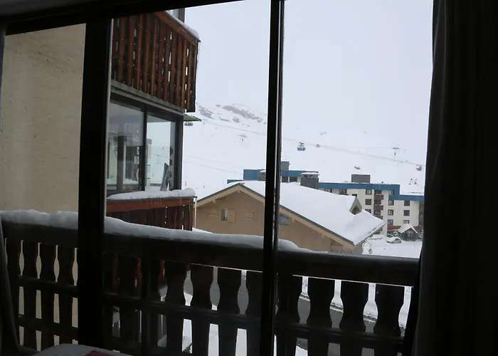 Val Tho - New - Ski In - Near Slalom